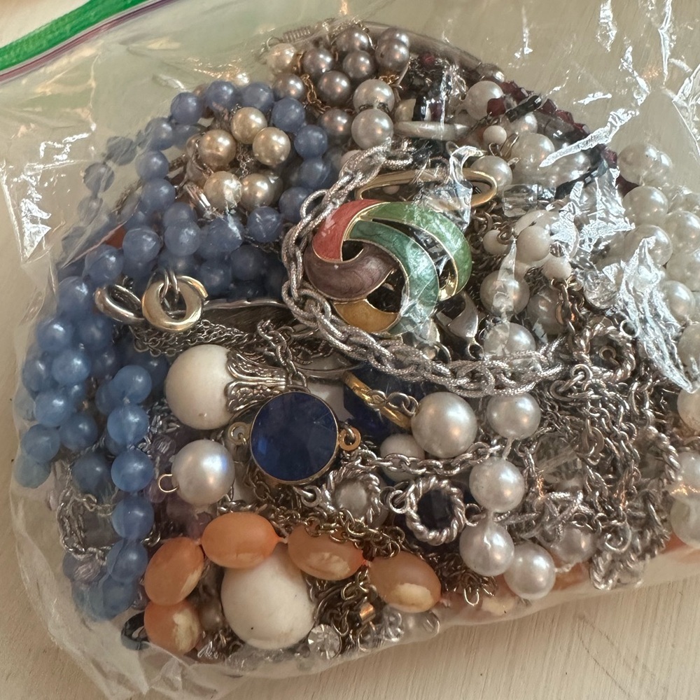 ✨ MYSTERY GRAB BAG JEWELRY ✨ Multiple Wearable Pieces in Each Bag !! - Picture 4 of 4